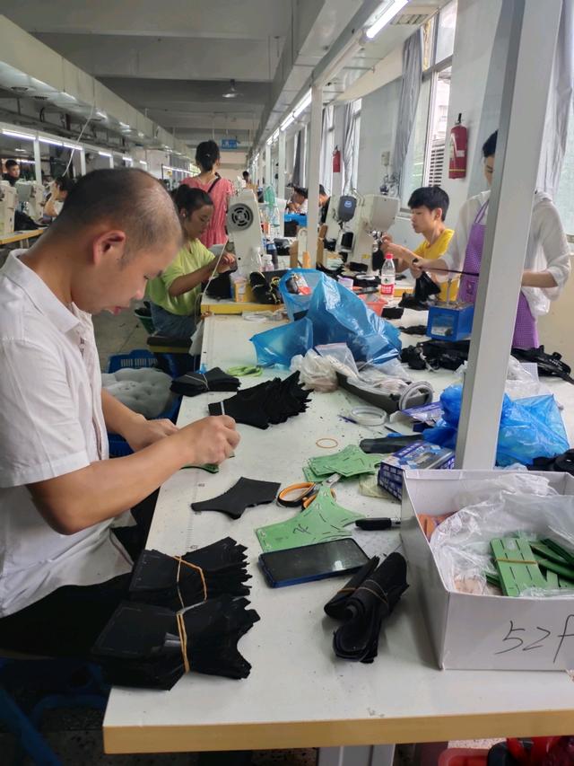 温州鞋厂旺季来临工资1万5都是常态