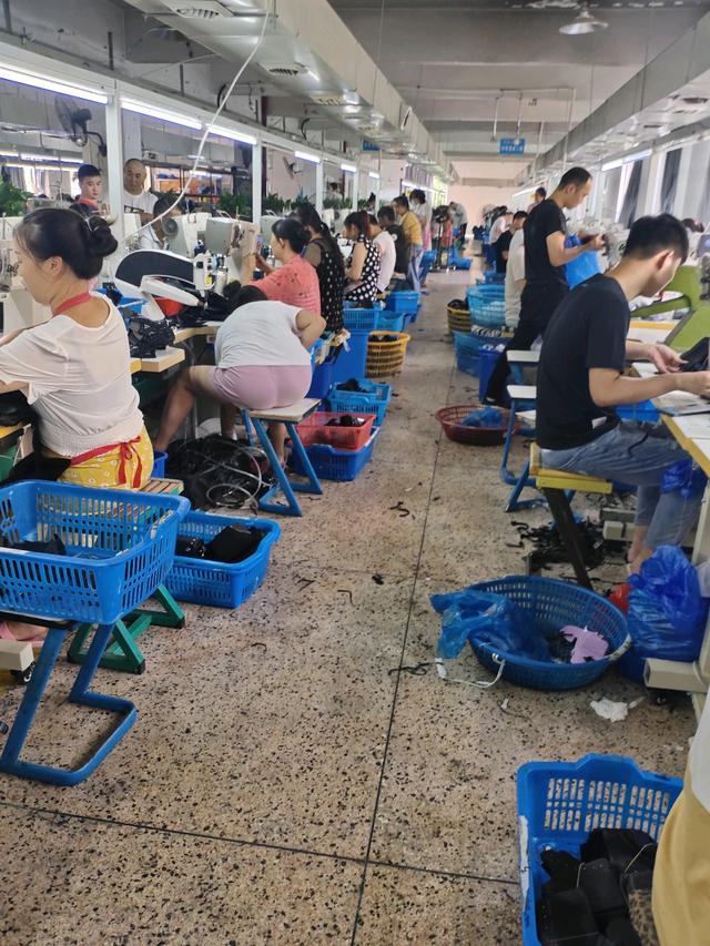 温州鞋厂旺季来临工资1万5都是常态