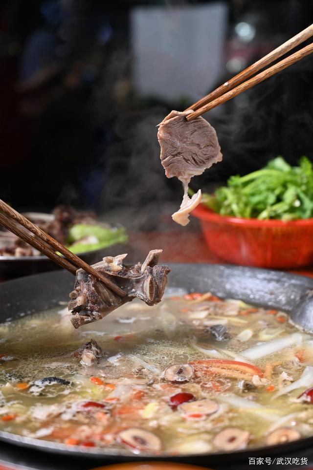 从岳阳起家火了22年的洞氮胡记羊肉馆终于来武汉了