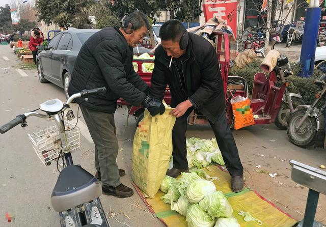 大叔摆摊凭什么月入过万他成功的秘诀很简单但很多人都忽视了