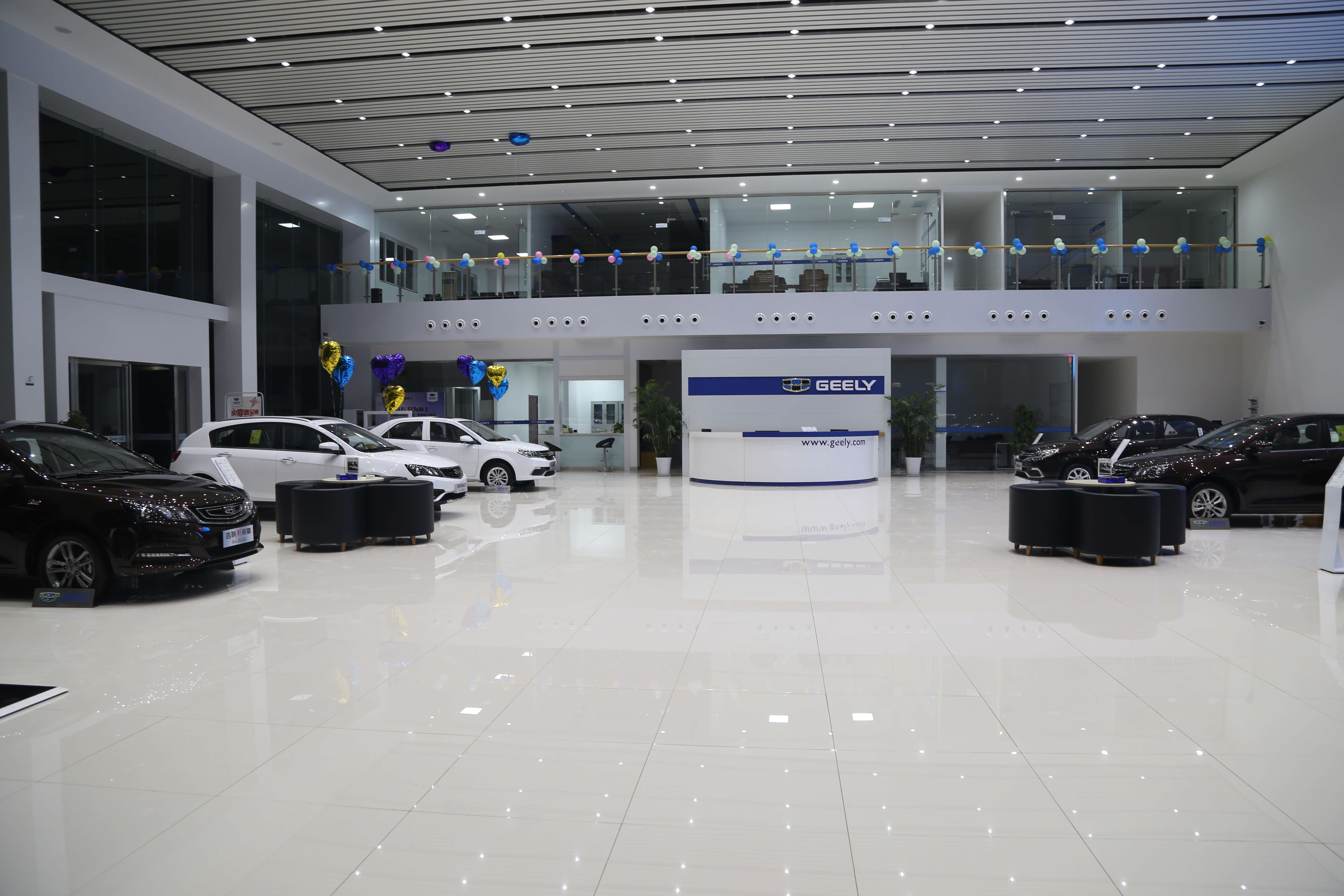 8万元_红跑车蛋糕店加盟怎么样_开一家红跑车店大概需要多少钱?